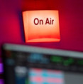 Český rozhlas a České Radiokomunikace otestují systém celoplošného varování obyvatelstva přes rozhlasové vysílání DAB+. Ten umí probudit i vypnuté přijímače